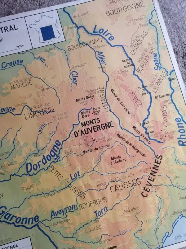 Illustration numéro 4 du produit Carte scolaire vintage mdi France Méditerranée Corse Massif Central