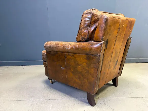 Illustration numéro 4 du produit Fauteuil club en cuir des années 1950.
