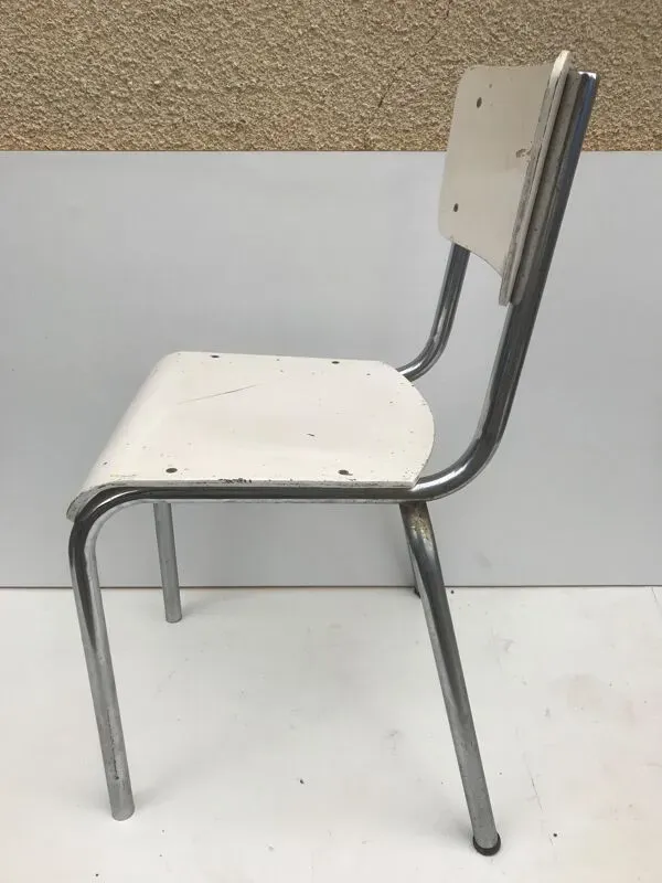 Illustration numéro 4 du produit Chaise ancienne années 70