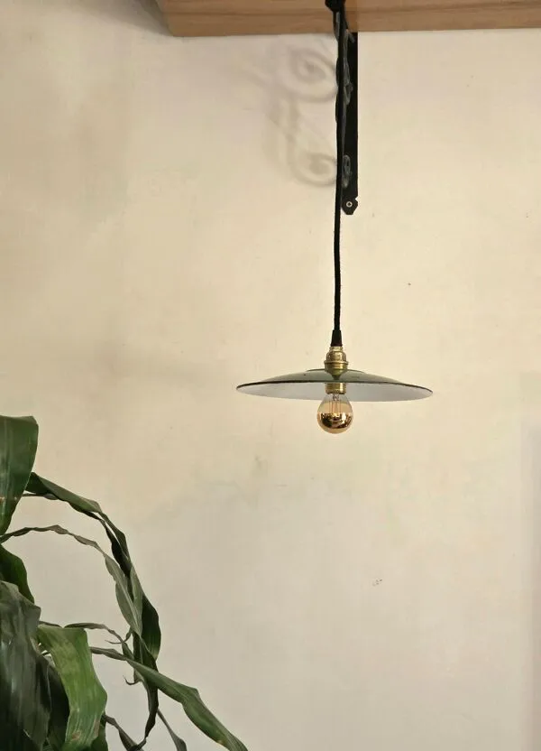 Illustration numéro 4 du produit Baladeuse tôle émaillée vintage