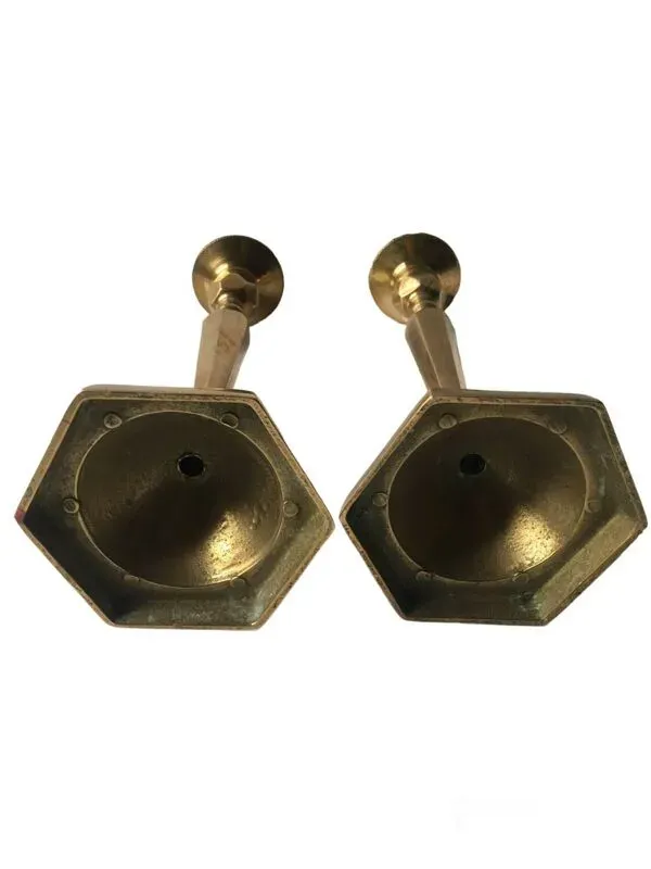 Illustration numéro 4 du produit Bougeoirs en laiton massif