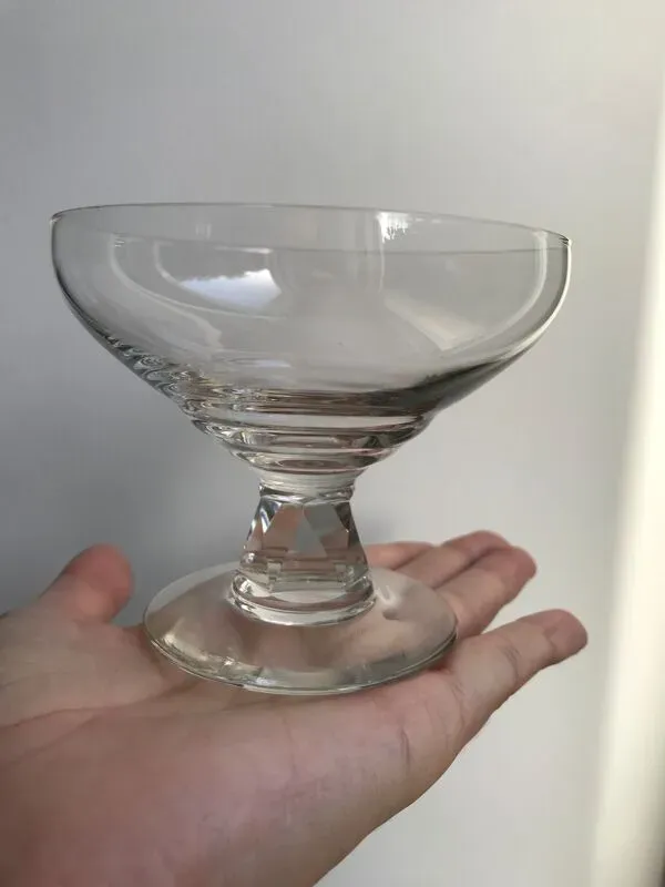 Illustration numéro 4 du produit Lot de 5 coupes à champagne en cristal pieds facettés art déco années 20-30