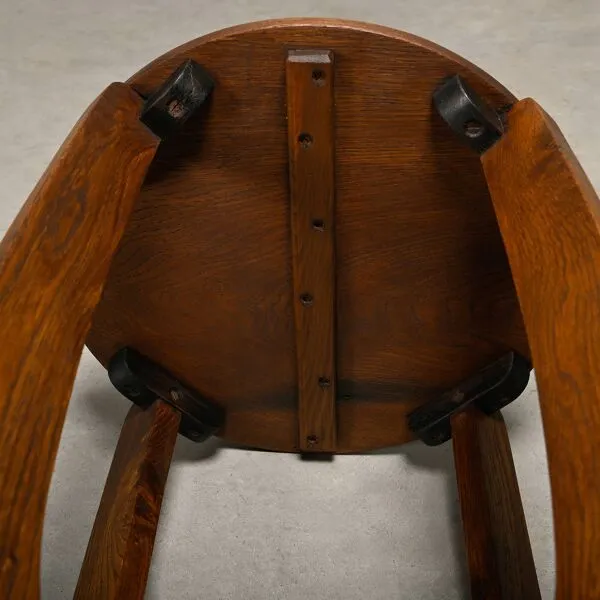 Illustration numéro 4 du produit Table d'appoint ou table de plante Art Déco néerlandaise de l'école d'Amsterdam en chêne massif.