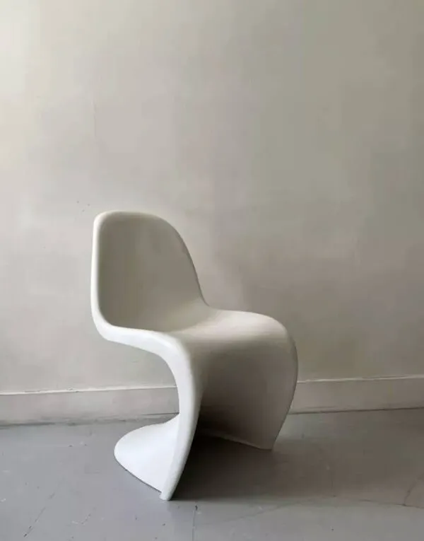 Illustration numéro 4 du produit Chaise S blanche design monobloc de Verner Panton blanche édition Vitra