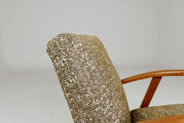 Illustration numéro 4 du produit Fauteuil vintage en tissu à motif vert rénové, années 1970.
