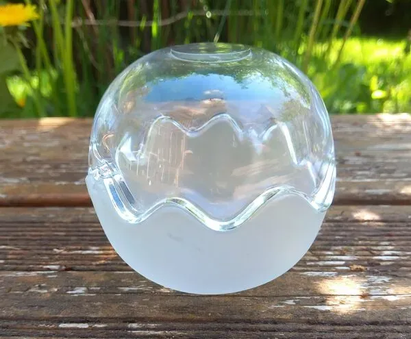 Illustration numéro 4 du produit Bonbonnière en verre  du designer mickael bang pour holmegaard