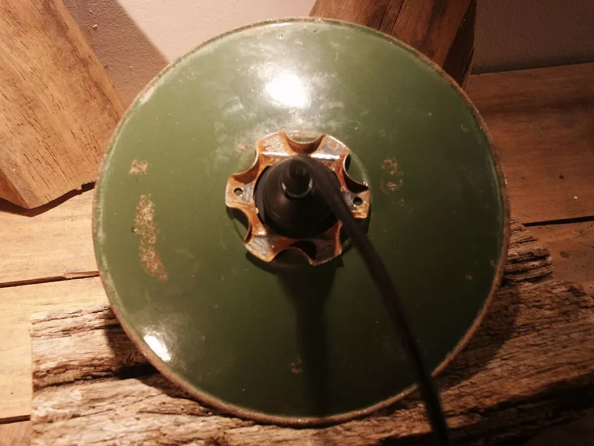 Illustration numéro 4 du produit Suspension tôle émaillée verte