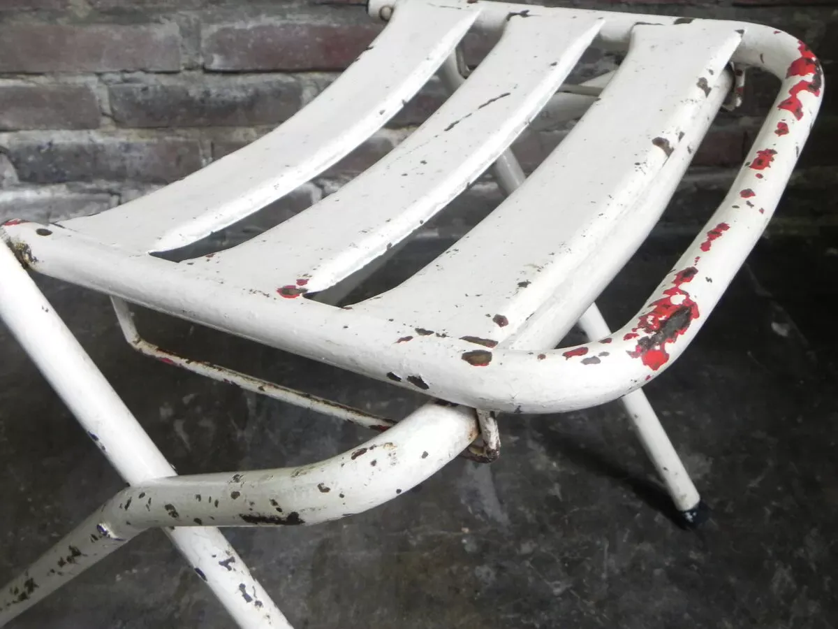 Illustration numéro 4 du produit Chaise pliante en acier industriel