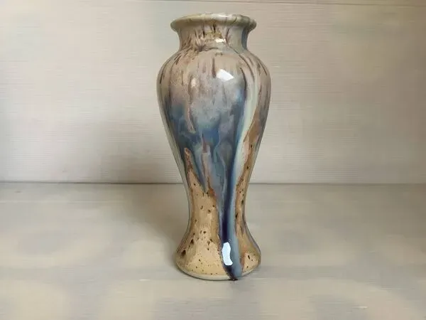 Illustration numéro 4 du produit Vase en grès émaillé