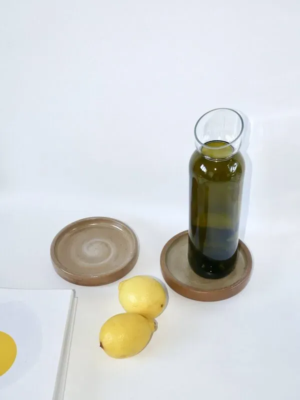 Illustration numéro 4 du produit Paire de dessous de bouteilles en grès émaillé, 1970