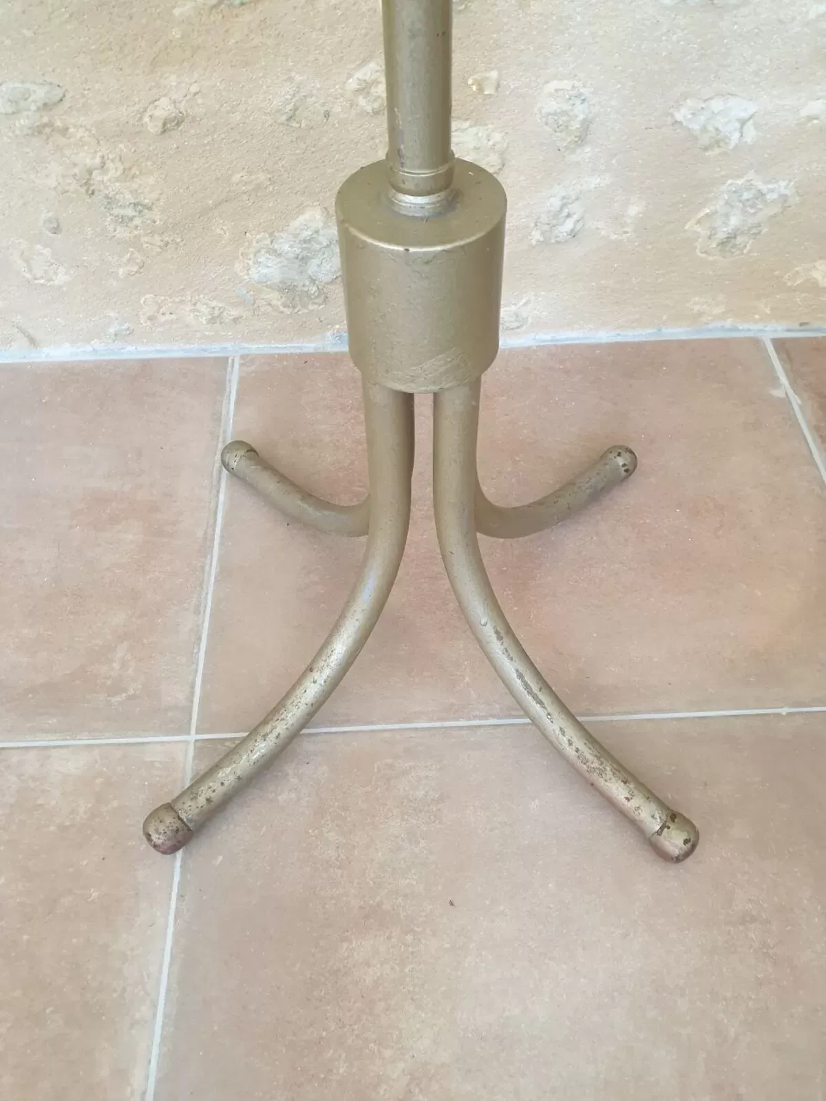 Illustration numéro 4 du produit Porte manteau vintage