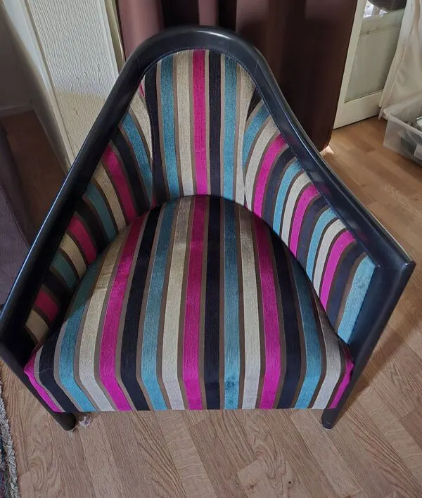 Illustration numéro 4 du produit Fauteuil Cabriolet Roche Bobois « Profil » — Velours à Rayures Multico