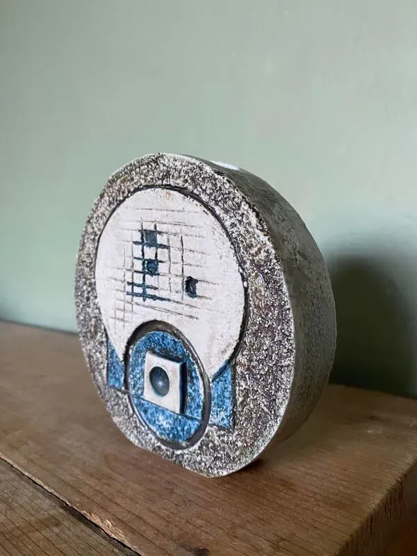 Illustration numéro 4 du produit Vase rond Troïka céramique anglaise