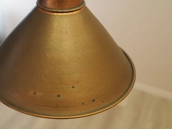 Illustration numéro 4 du produit Lampe suspendue en laiton danois, abat-jour conique industriel, années 1960