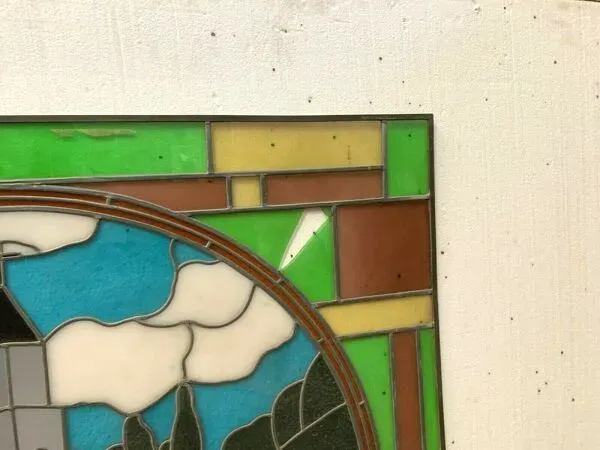 Illustration numéro 4 du produit Vitrail Art Déco a décor d'un clocher d'église XX siècle