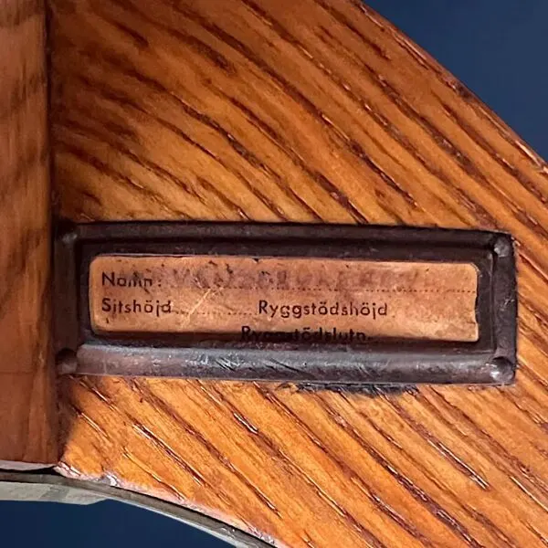 Illustration numéro 4 du produit Chaise de bureau suédoise réglable Åtvidabergs en bois et métal – années 30-40