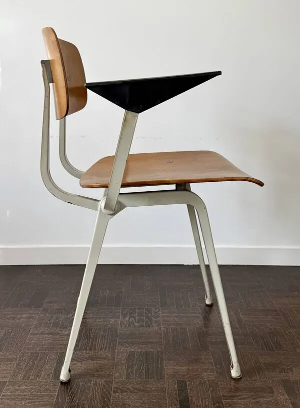 Illustration numéro 4 du produit Chaise vintage design Friso Kramer modèle Revolt accoudoirs