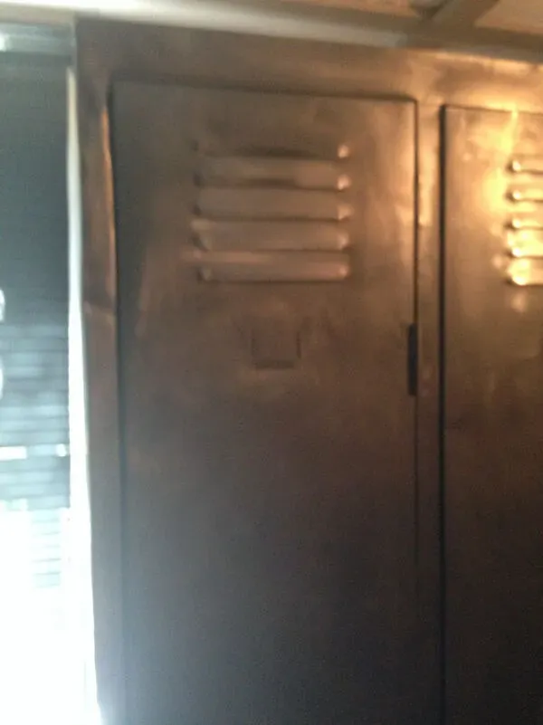 Illustration numéro 4 du produit Vestiaire métal