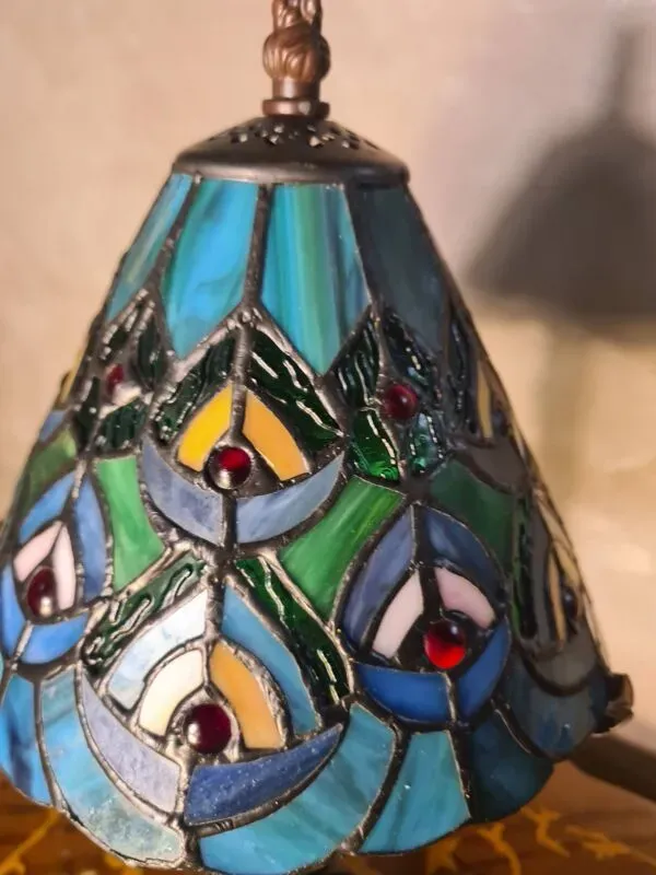 Illustration numéro 4 du produit lampe pied  fer forgé ancienne ,1900 a 40 avec abat jour verre vitrail soud