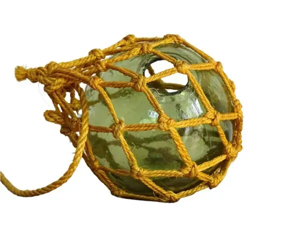 Illustration numéro 4 du produit Bouée vintage en verre vert