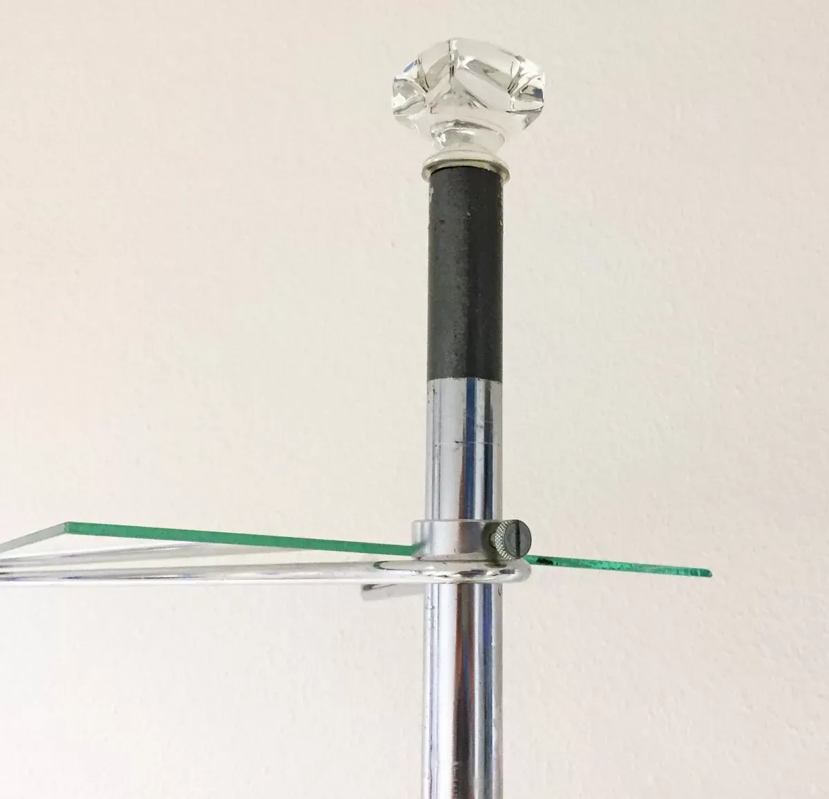 Illustration numéro 4 du produit Présentoir étagères Art Déco