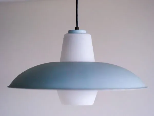 Illustration numéro 4 du produit Suspension Philips en verre dépoli bleu ciel de Louis Kalff