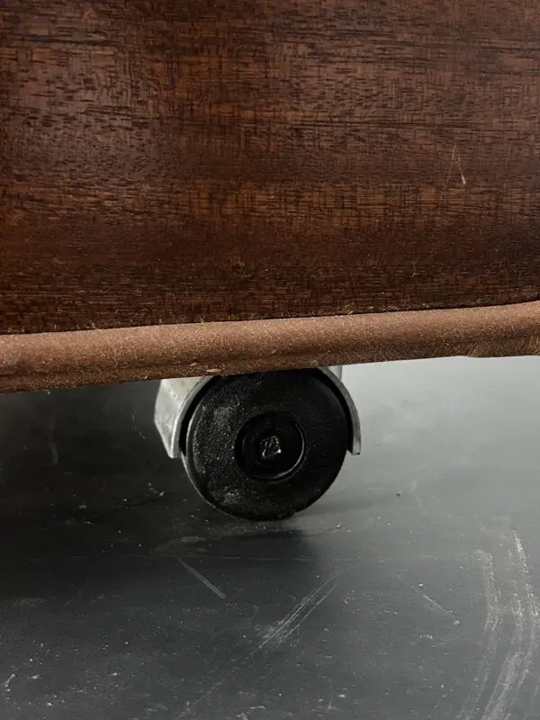 Illustration numéro 4 du produit Fauteuil de salon brutaliste ou fauteuil club bas du milieu du siècle, années 1960