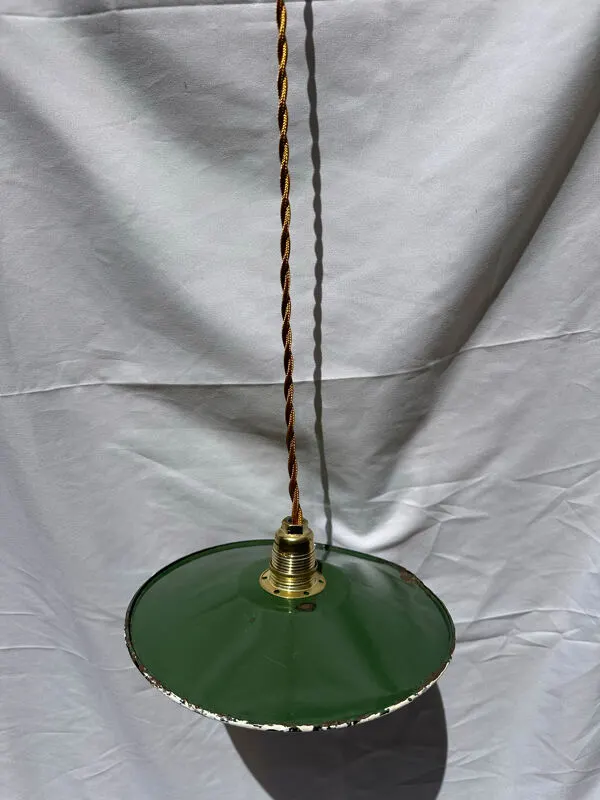 Illustration numéro 4 du produit Suspension vintage indus tôle émaillée verte et blanche mini