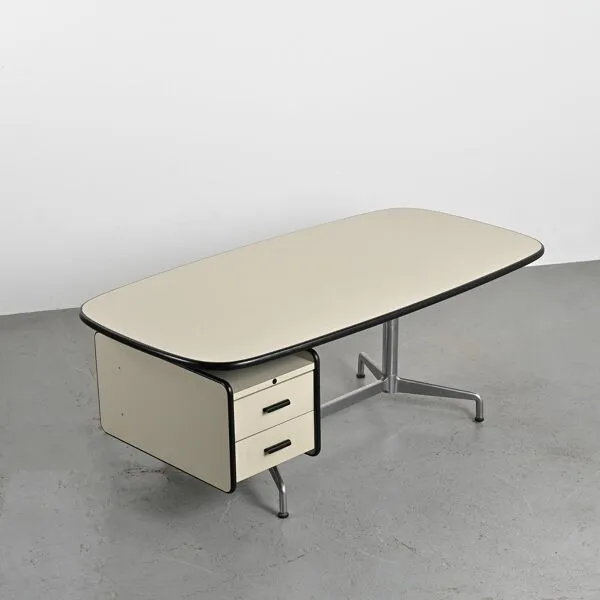 Illustration numéro 4 du produit Bureau par Giancarlo Piretti pour Castelli, Italie, vers 1970