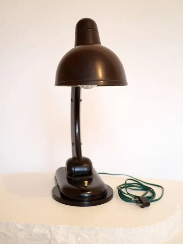 Illustration numéro 4 du produit Lampe de bureau soviétique en bakélite