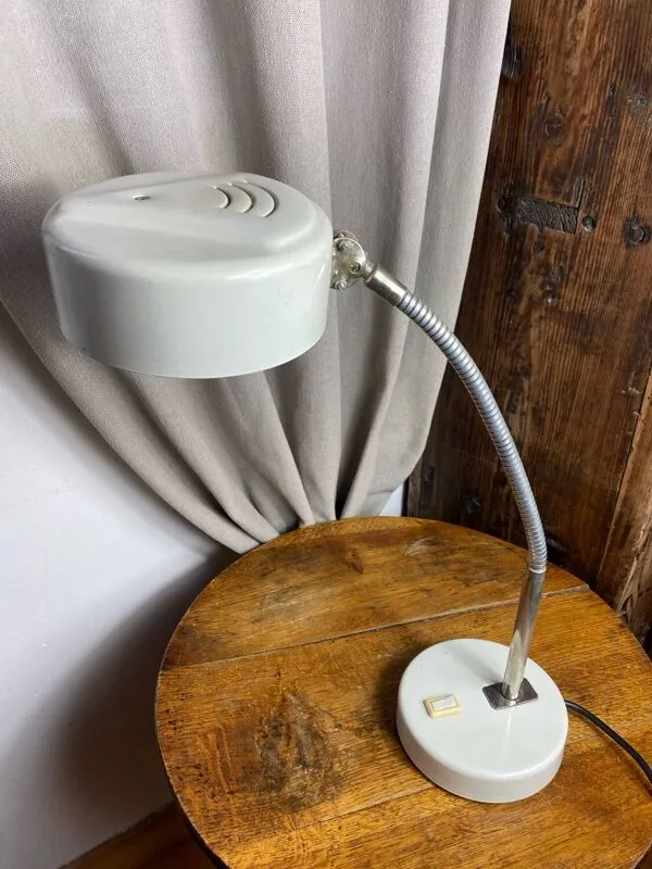 Illustration numéro 4 du produit Lampe de bureau industrielle Jumo