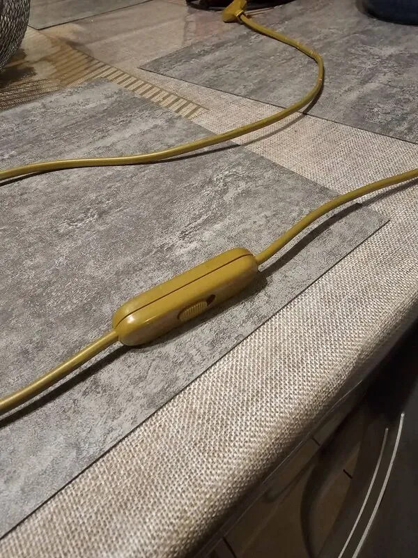 Illustration numéro 4 du produit Lampe a poser