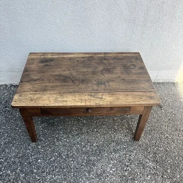 Illustration numéro 4 du produit Table basse en bois massif