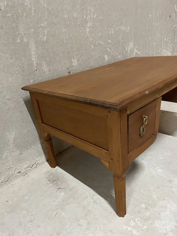 Illustration numéro 4 du produit Table basse en bois massif avec tiroirs – style campagne chic
