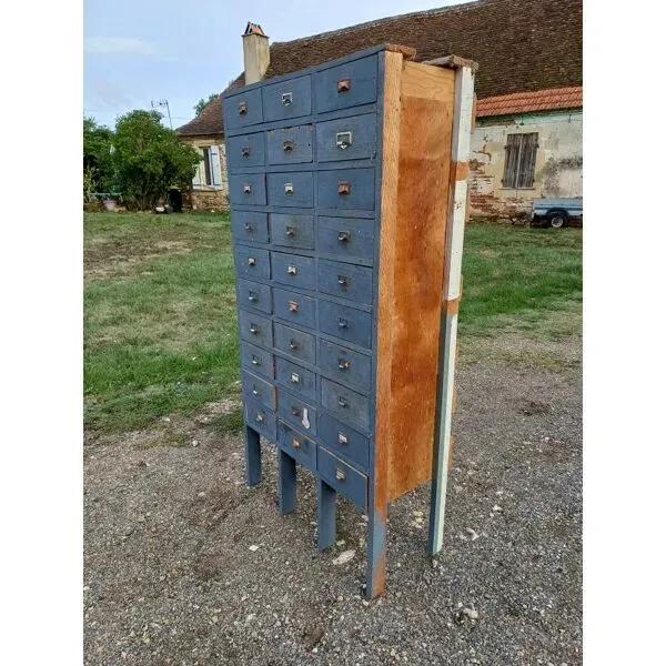 Illustration numéro 4 du produit Meuble industriel bois 30 tiroirs