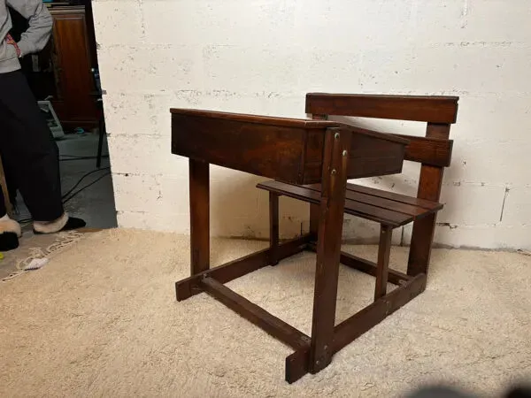 Illustration numéro 4 du produit Bureau d’écolier vintage