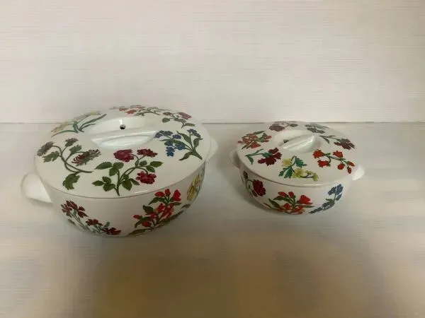Illustration numéro 4 du produit Paire de cassolettes avec couvercles en porcelaine de Paris