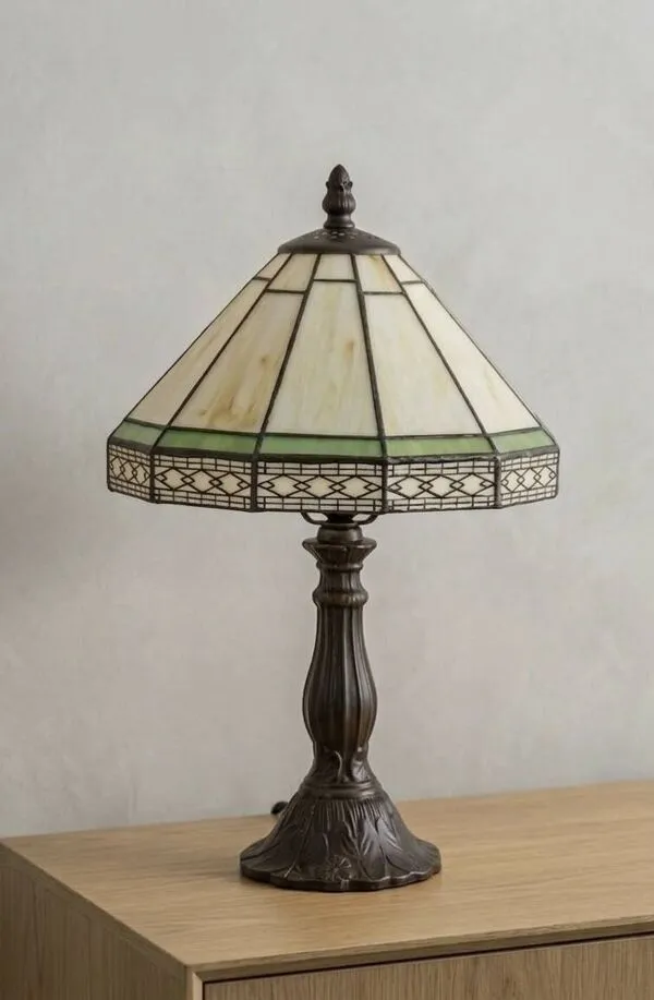 Illustration numéro 4 du produit Lampe vitrail style Tiffany vert et blanc ambré inspiration vintage