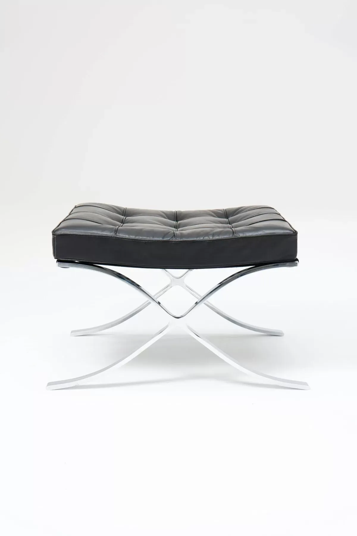 Illustration numéro 4 du produit Chaise Barcelone & Otteman - MIES Van Der ROHE