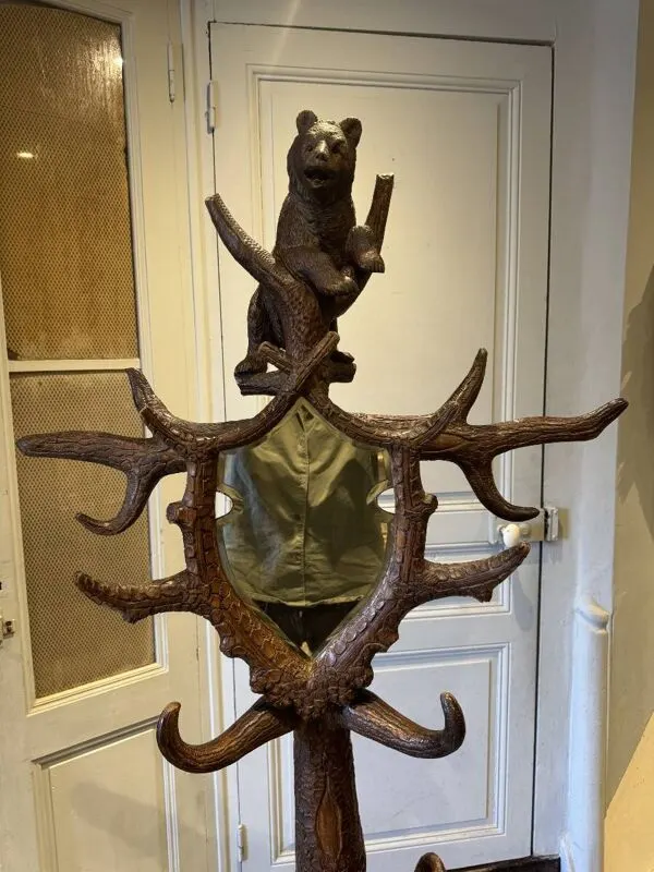 Illustration numéro 4 du produit Porte manteaux aux ours, forêt noire XIXe siècle