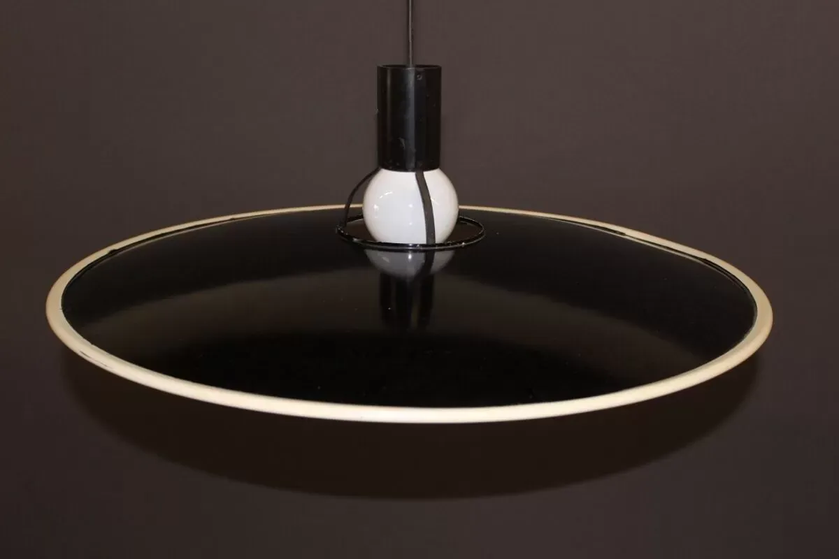 Illustration numéro 4 du produit Suspension design en tôle noir et blanc édition Fos