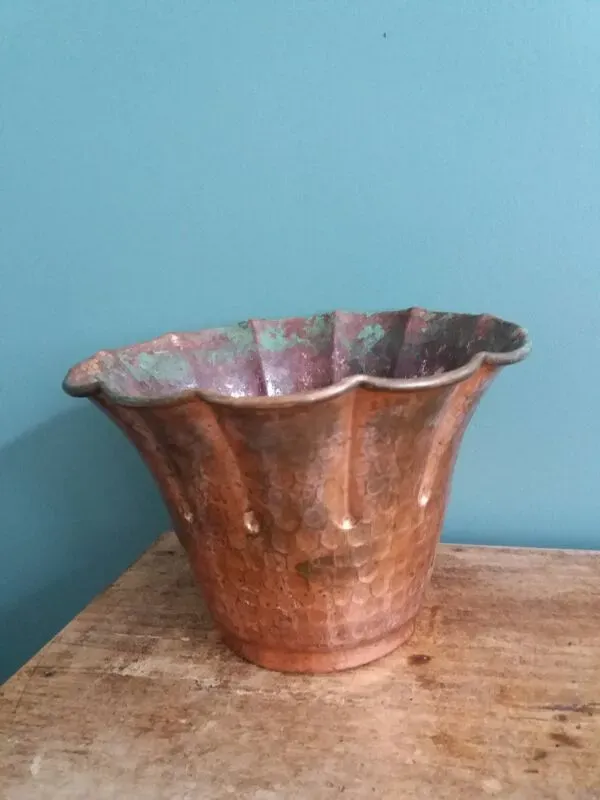 Illustration numéro 4 du produit Cache pot en cuivre martelé Lecellier Villedieux