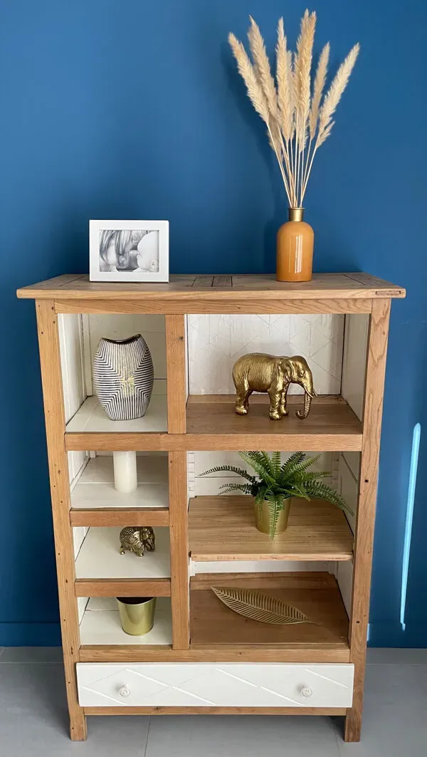 Illustration numéro 4 du produit Meuble ancien en chêne massif