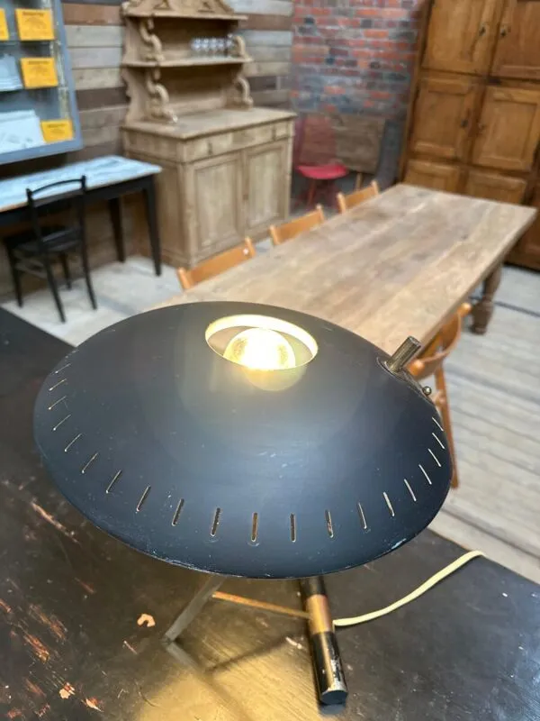 Illustration numéro 4 du produit Lampe Louis Kalff années 50