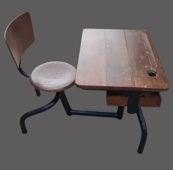 Illustration numéro 4 du produit Bureau d'ecolier evolutif 1940