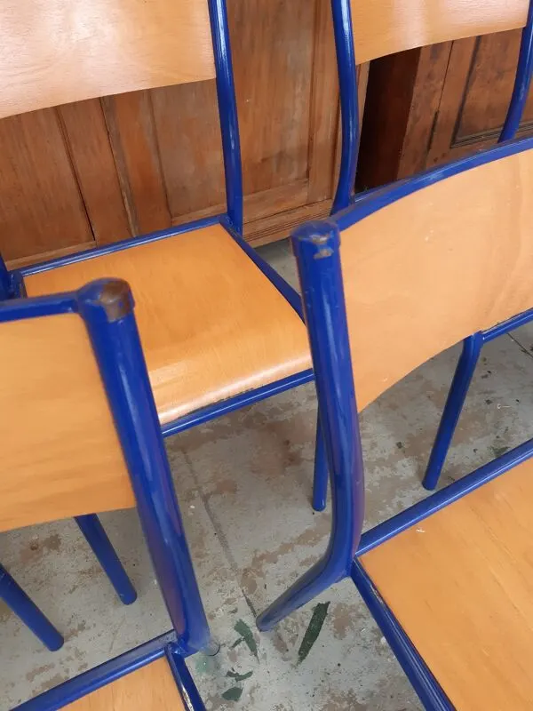 Illustration numéro 4 du produit 9 chaises Mulca