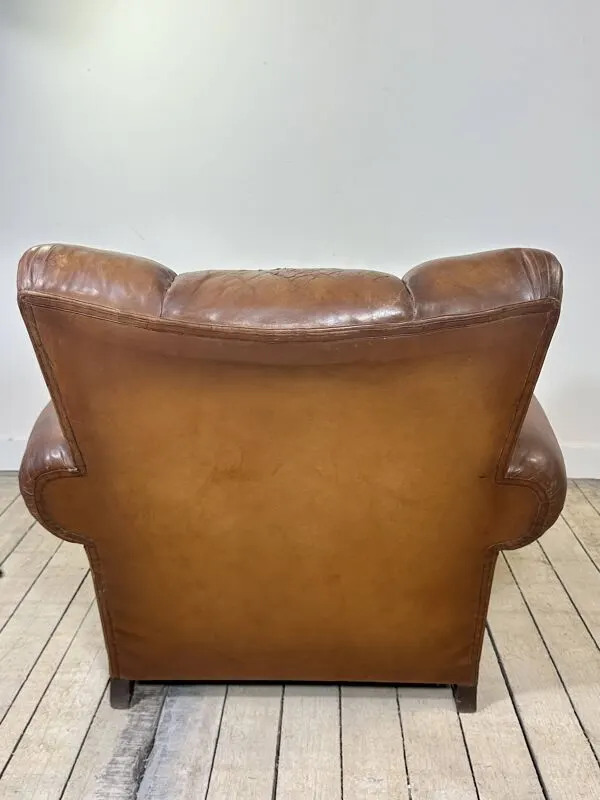 Illustration numéro 4 du produit Fauteuil club en cuir, années 1950