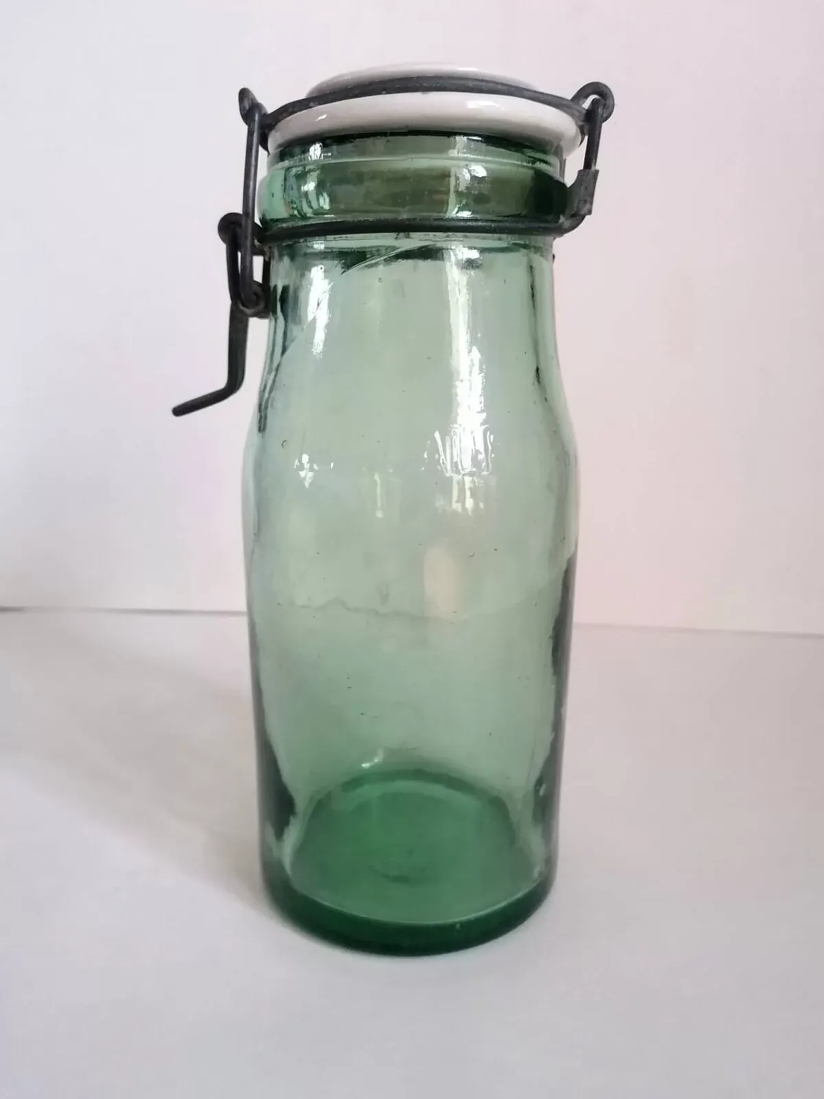 Illustration numéro 4 du produit Bocal ancien l'idéal en verre vert