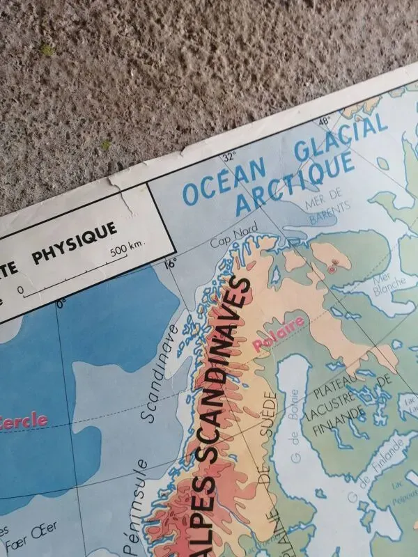 Illustration numéro 4 du produit Carte scolaire vintage mdi: Afrique-Europe physique.