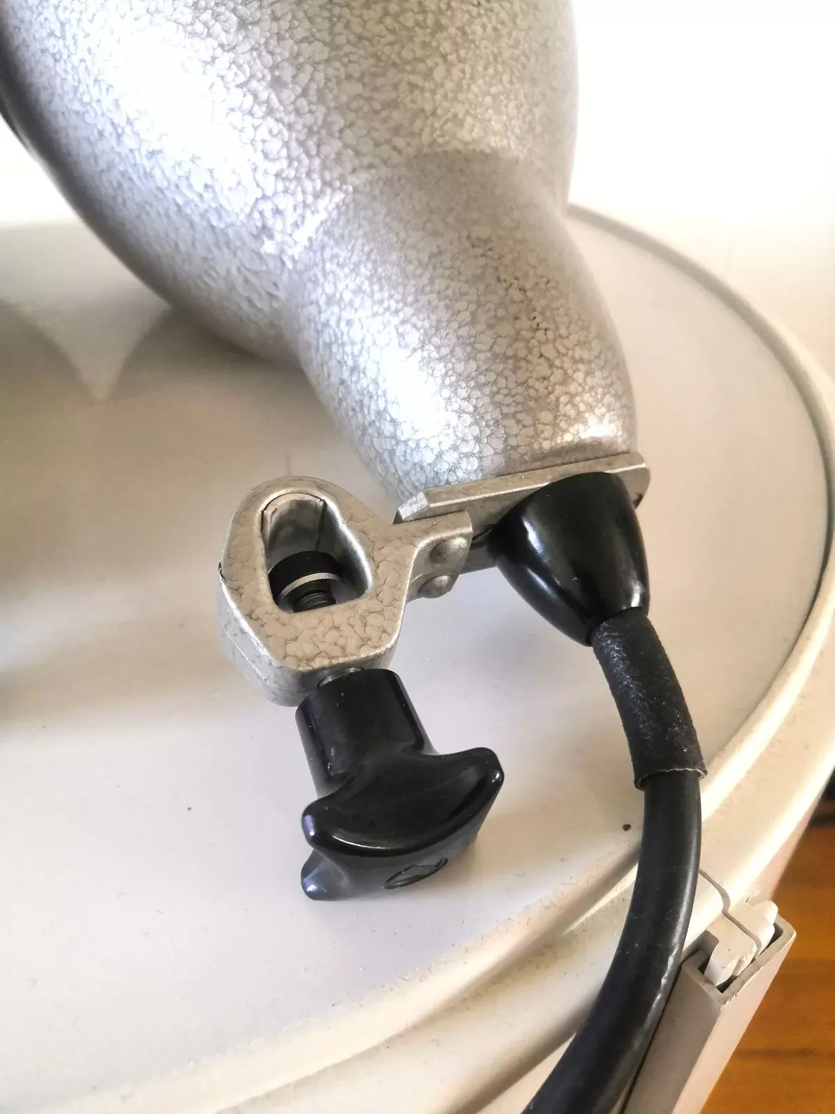 Illustration numéro 4 du produit Paire de lampes industrielles design années 60